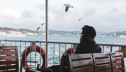 开云体育官方-【防守反击】马克·塞尔比的“铁墙”战术策略拆解，马克·塞尔比的球风